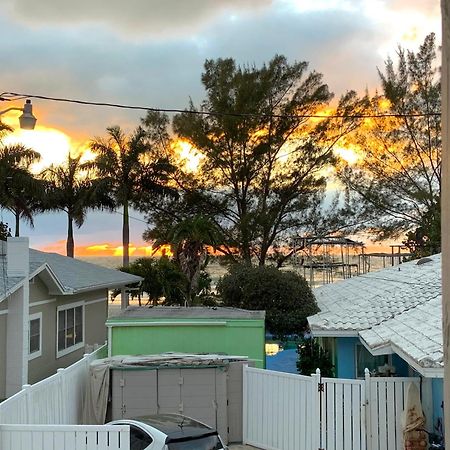100 Steps To Beautiful Indian Rocks Beach, Oceanside, 2 Bedroom Updated Condo Clearwater Beach Esterno foto